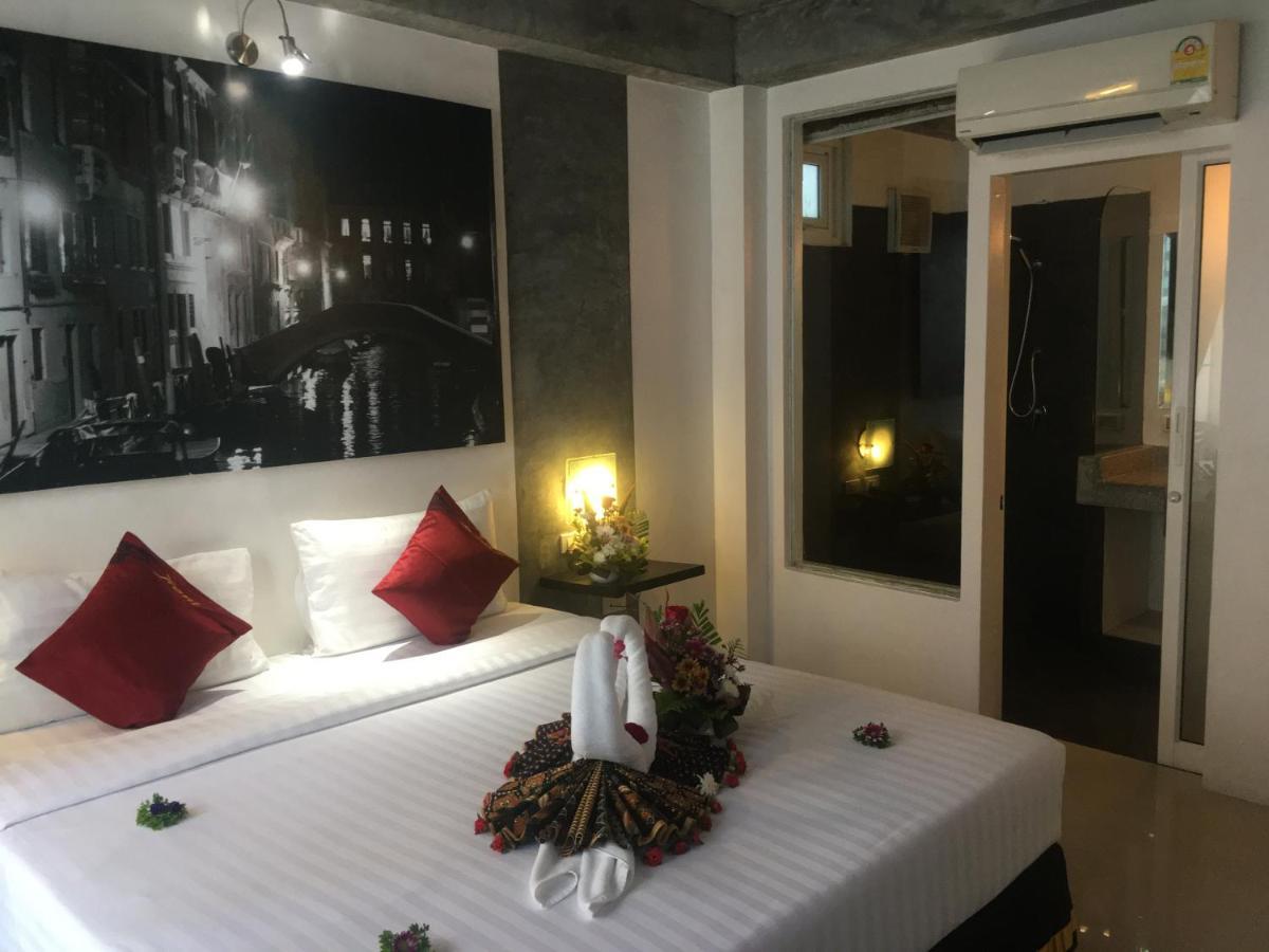 The Front Hotel And Apartments Patong Екстериор снимка