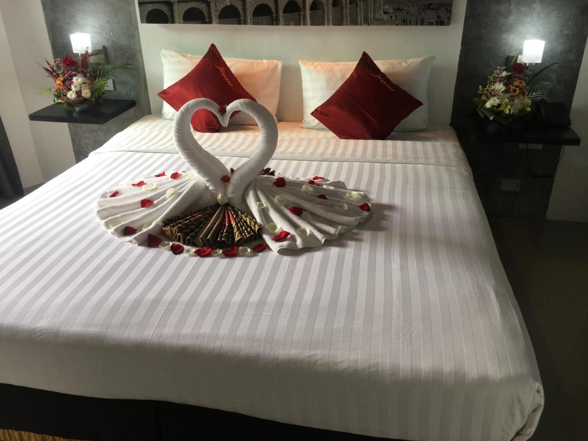 The Front Hotel And Apartments Patong Екстериор снимка