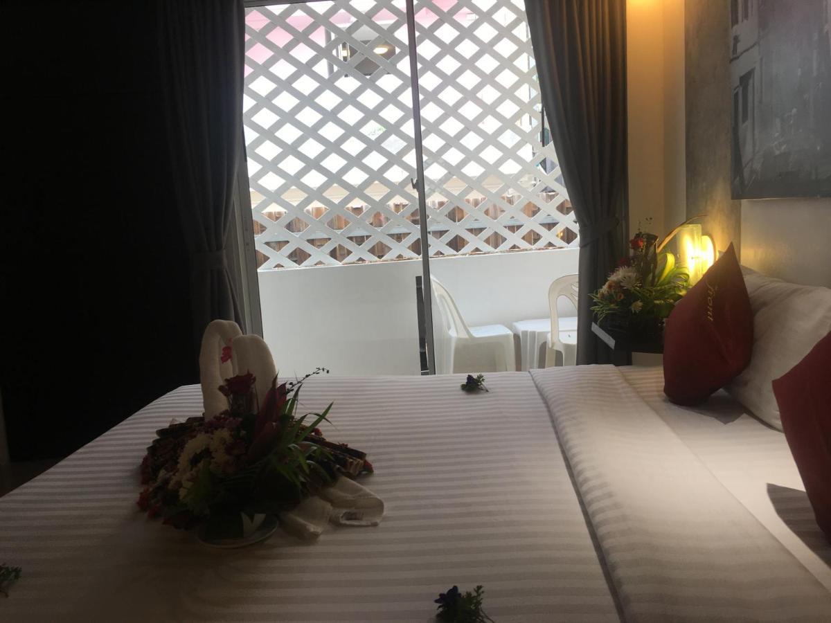 The Front Hotel And Apartments Patong Екстериор снимка