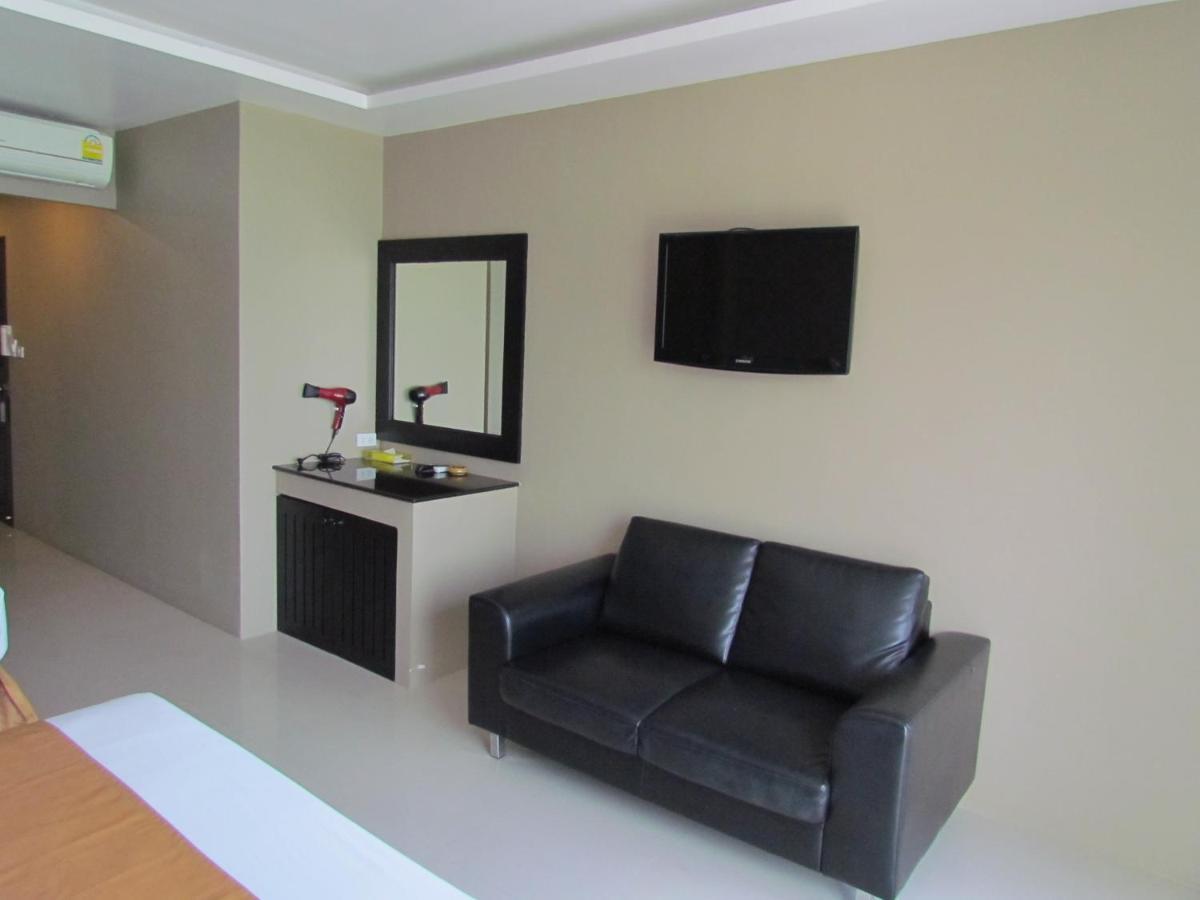 The Front Hotel And Apartments Patong Екстериор снимка