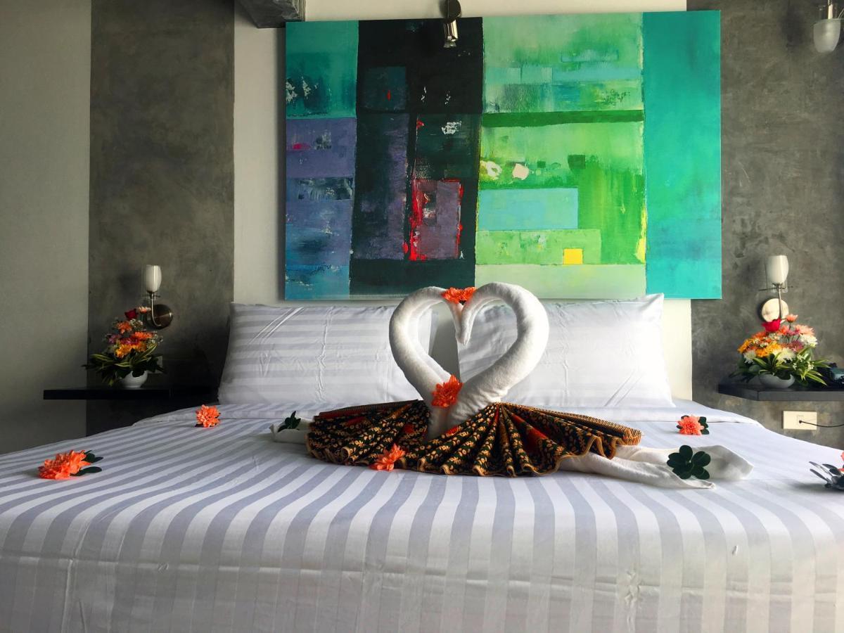 The Front Hotel And Apartments Patong Екстериор снимка