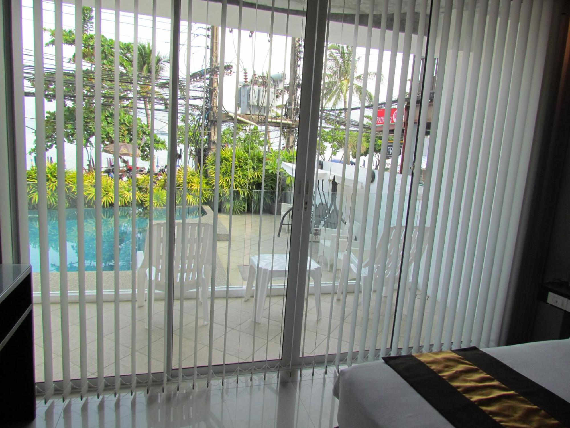 The Front Hotel And Apartments Patong Екстериор снимка