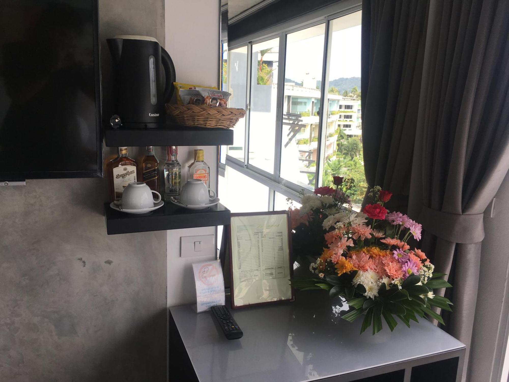 The Front Hotel And Apartments Patong Стая снимка