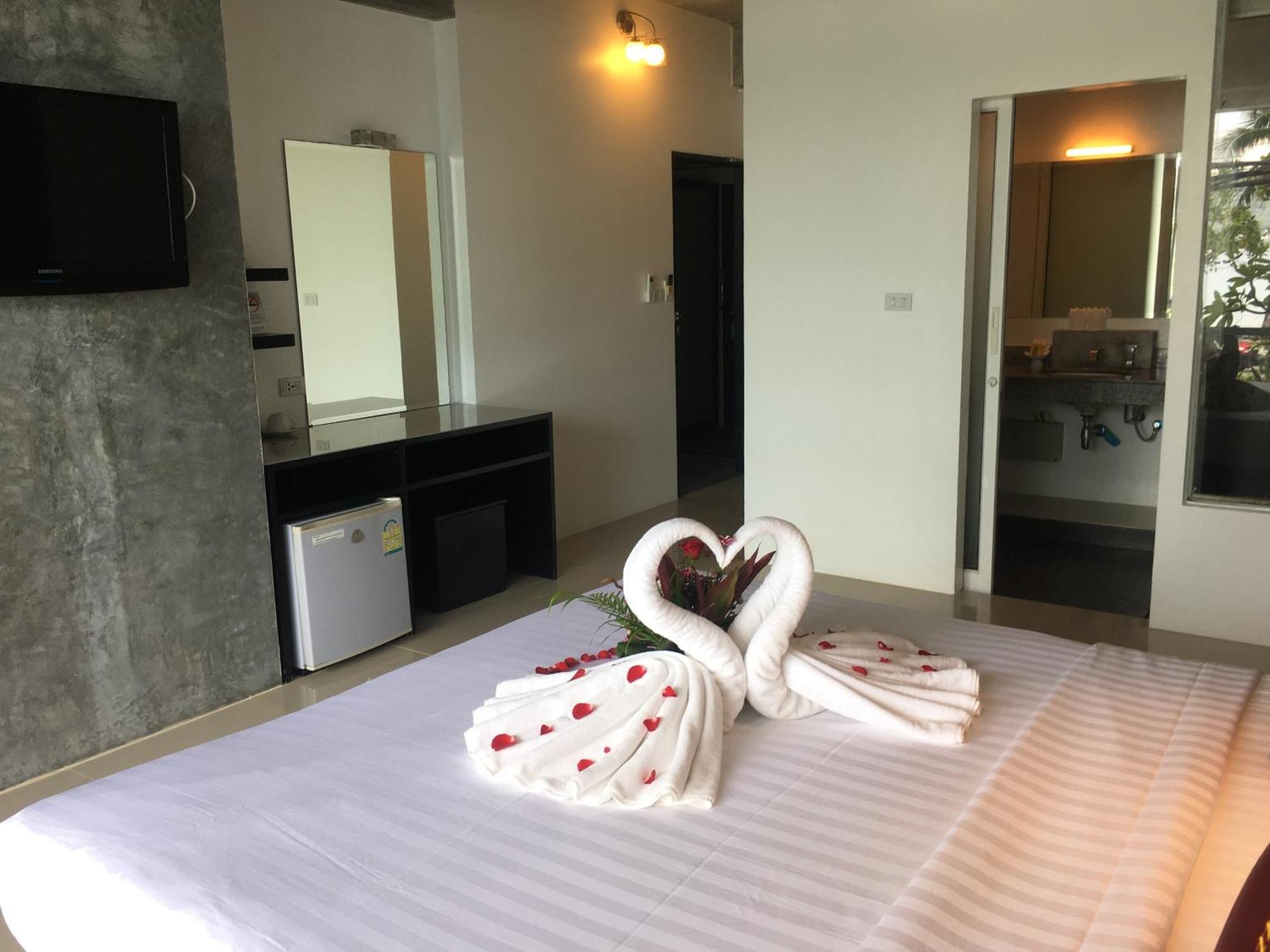 The Front Hotel And Apartments Patong Стая снимка