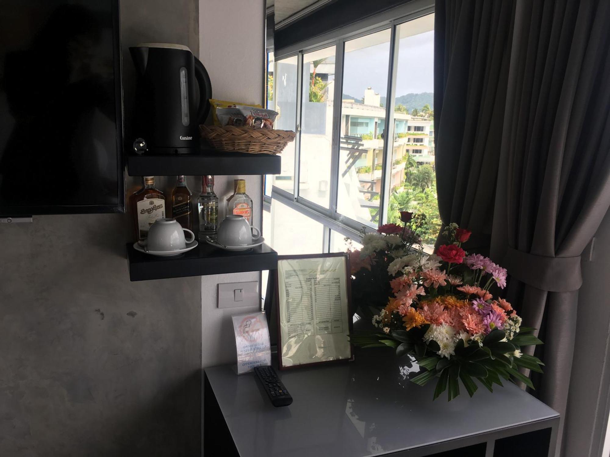 The Front Hotel And Apartments Patong Стая снимка